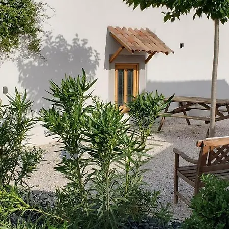 Appartamento 'au Coeur Des Vignes' - Private & Garden Magalas