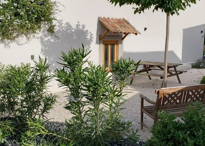 Daire 'au Coeur Des Vignes' - Private & Garden Magalas
